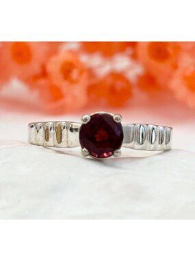 Garnet Solitaire Gemstone Geometric Sterling Silver 925 Vintage Ring - sz 9